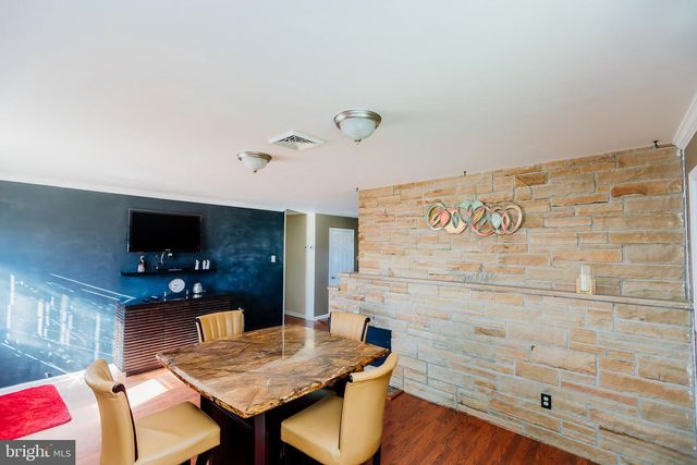 35 MIMOSA LN, Levittown, PA 19054