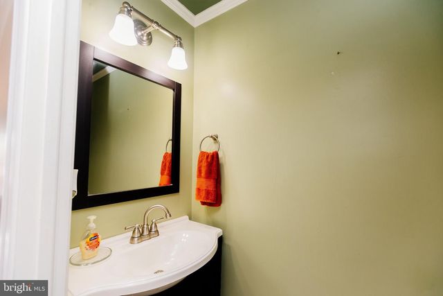 35 MIMOSA LN, Levittown, PA 19054