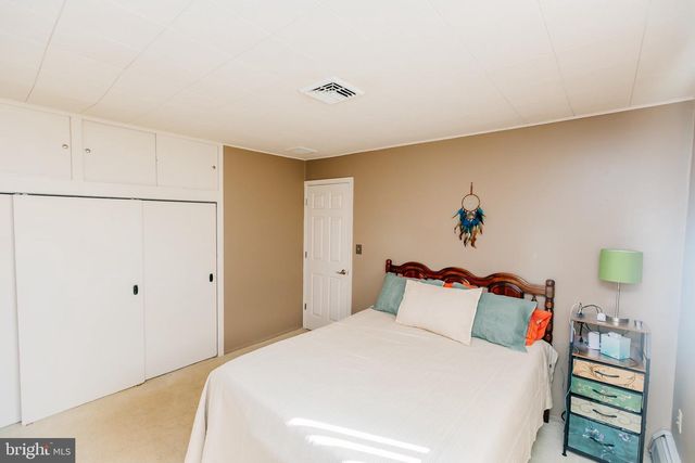 35 MIMOSA LN, Levittown, PA 19054