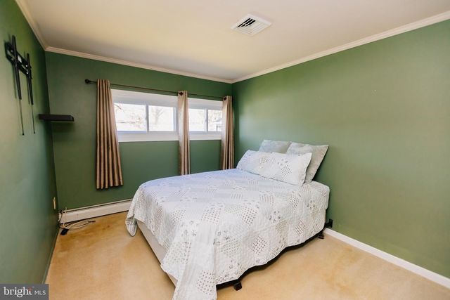 35 MIMOSA LN, Levittown, PA 19054