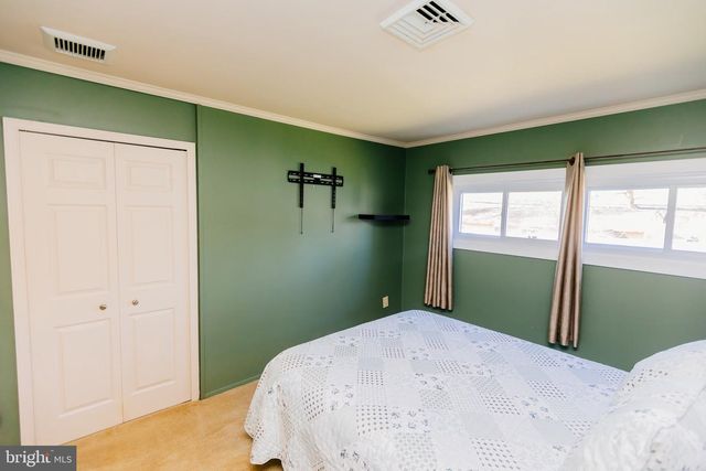 35 MIMOSA LN, Levittown, PA 19054