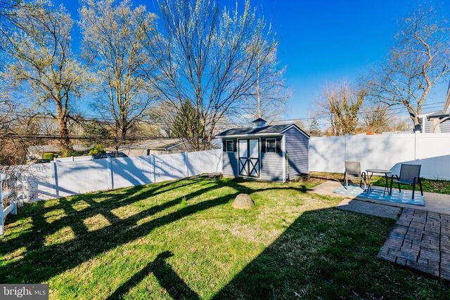35 MIMOSA LN, Levittown, PA 19054