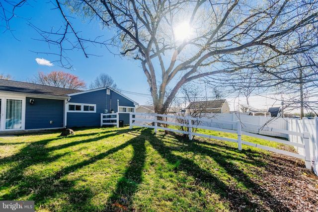 35 MIMOSA LN, Levittown, PA 19054