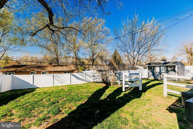35 MIMOSA LN, Levittown, PA 19054