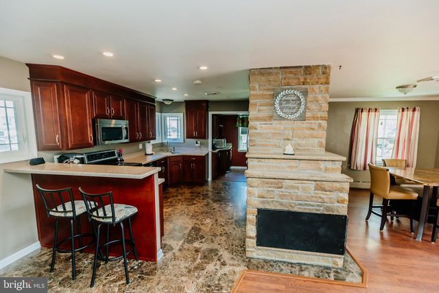 35 MIMOSA LN, Levittown, PA 19054