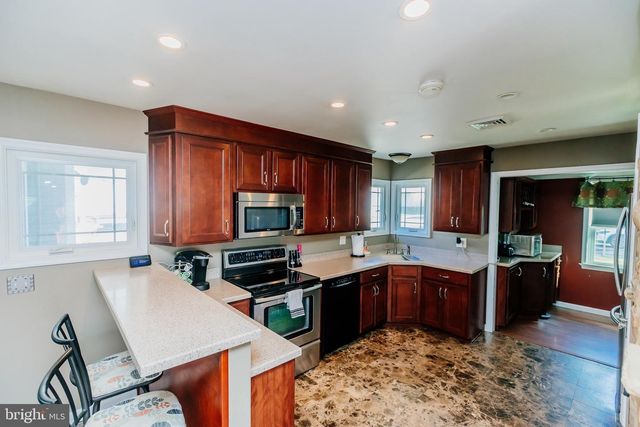 35 MIMOSA LN, Levittown, PA 19054