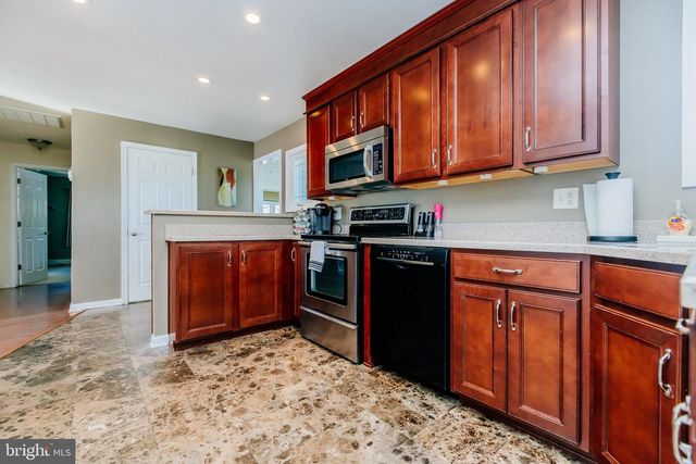 35 MIMOSA LN, Levittown, PA 19054