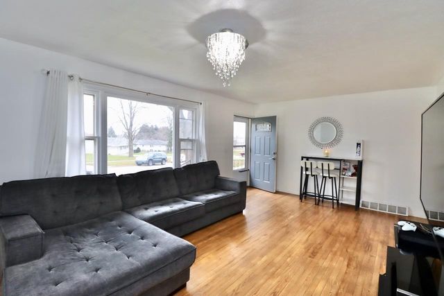 139 High Street, Clinton, WI 53525