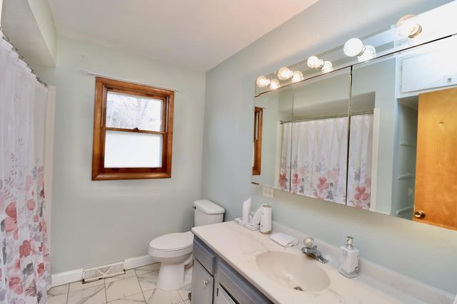 139 High Street, Clinton, WI 53525