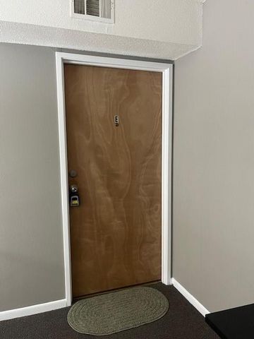 9624 Perry Lane E, Overland Park, KS 66212