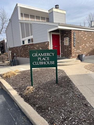 9624 Perry Lane E, Overland Park, KS 66212