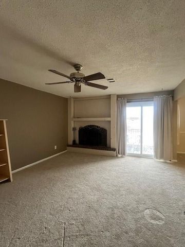 9624 Perry Lane E, Overland Park, KS 66212