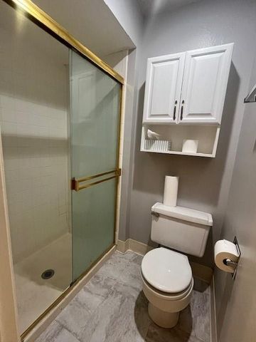 9624 Perry Lane E, Overland Park, KS 66212