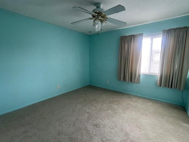 9624 Perry Lane E, Overland Park, KS 66212