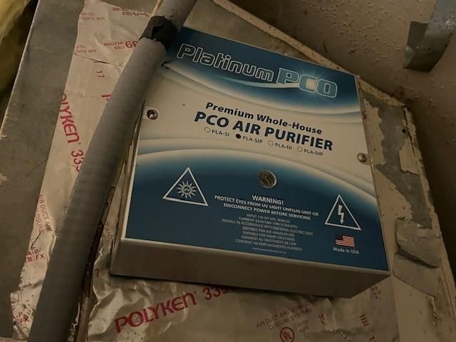 9624 Perry Lane E, Overland Park, KS 66212