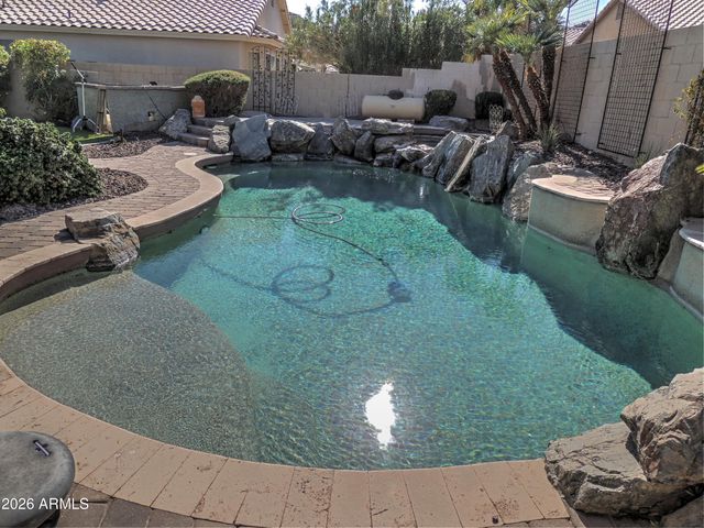 2918 E SALTSAGE Drive, Phoenix, AZ 85048
