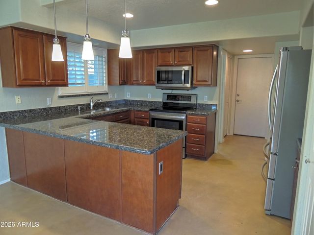 2918 E SALTSAGE Drive, Phoenix, AZ 85048