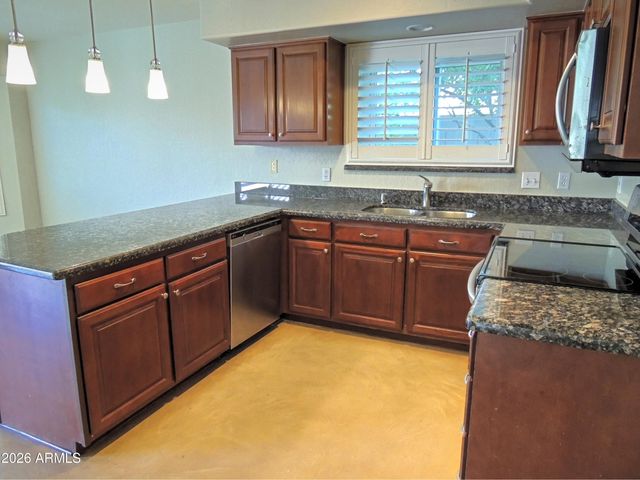 2918 E SALTSAGE Drive, Phoenix, AZ 85048