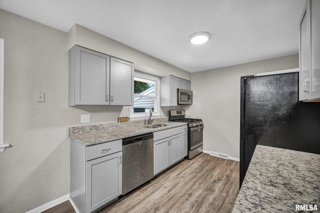 405 BIRD Avenue, Bartonville, IL 61607