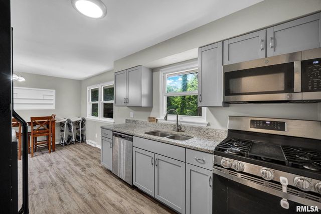 405 BIRD Avenue, Bartonville, IL 61607