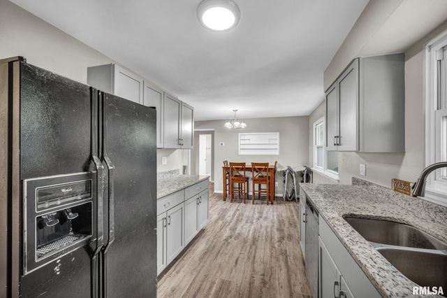 405 BIRD Avenue, Bartonville, IL 61607