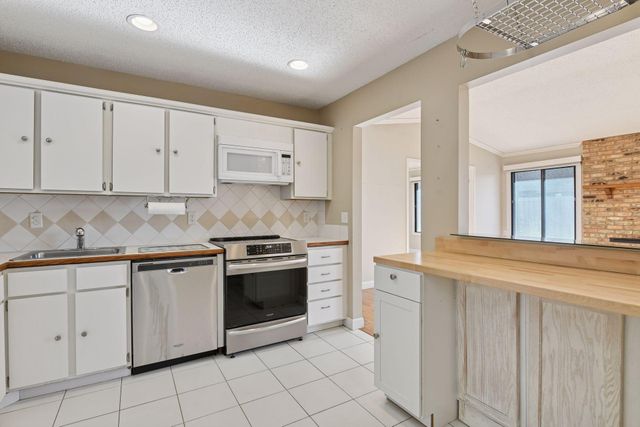 4553 Aspenwood Trail, Minnetonka, MN 55345