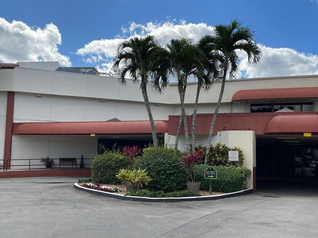 700 S Hollybrook Drive S 207, Pembroke Pines, FL 33025