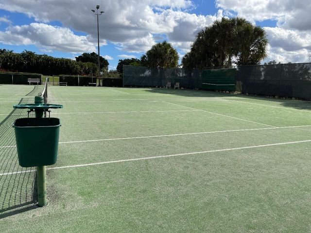 700 S Hollybrook Drive S 207, Pembroke Pines, FL 33025