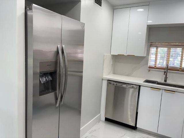 700 S Hollybrook Drive S 207, Pembroke Pines, FL 33025