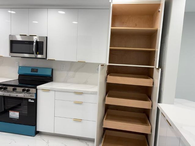 700 S Hollybrook Drive S 207, Pembroke Pines, FL 33025