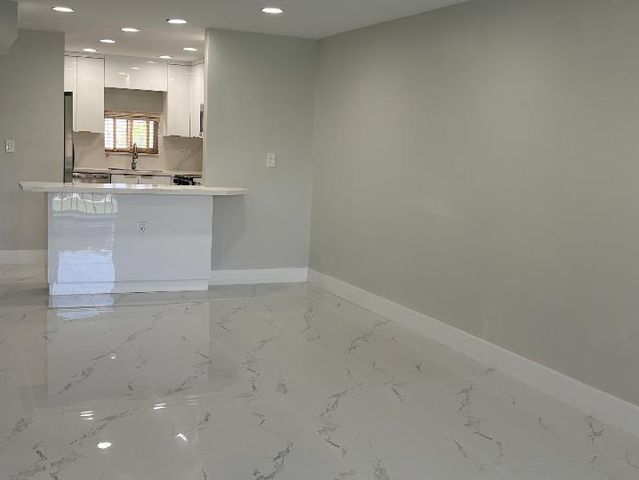 700 S Hollybrook Drive S 207, Pembroke Pines, FL 33025