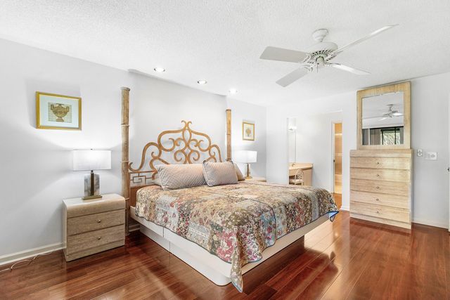 10137 Mangrove Drive 203, Boynton Beach, FL 33437
