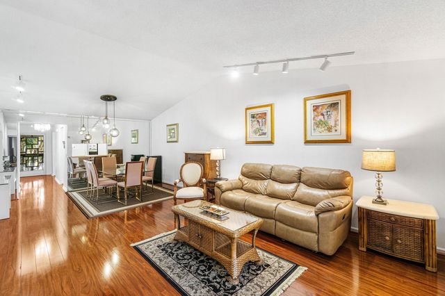 10137 Mangrove Drive 203, Boynton Beach, FL 33437