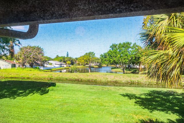 10137 Mangrove Drive 203, Boynton Beach, FL 33437