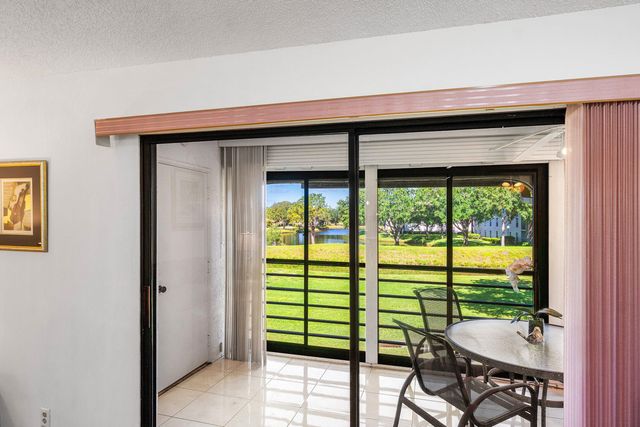10137 Mangrove Drive 203, Boynton Beach, FL 33437