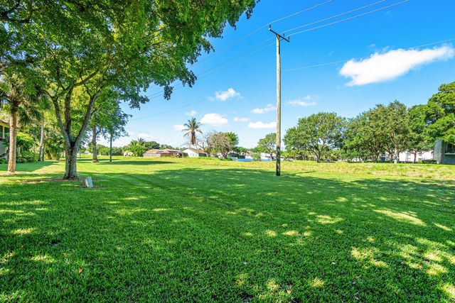 10137 Mangrove Drive 203, Boynton Beach, FL 33437