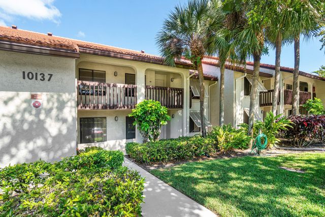 10137 Mangrove Drive 203, Boynton Beach, FL 33437
