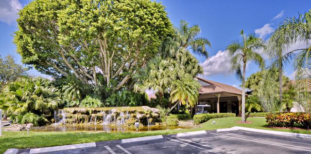 10137 Mangrove Drive 203, Boynton Beach, FL 33437