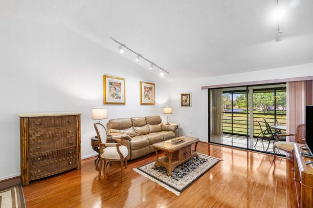 10137 Mangrove Drive 203, Boynton Beach, FL 33437