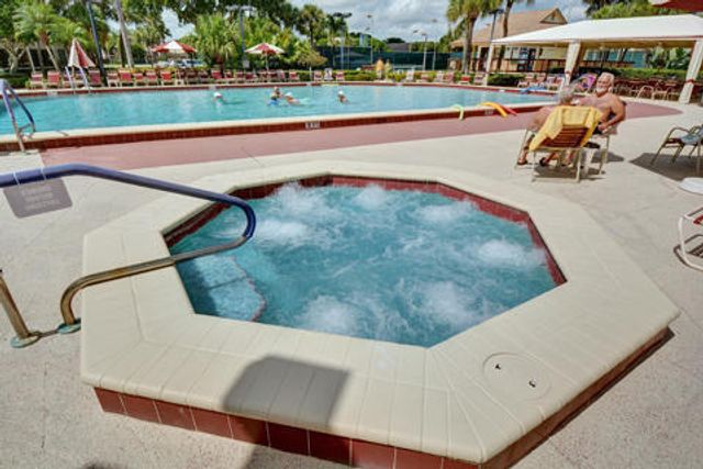 10137 Mangrove Drive 203, Boynton Beach, FL 33437