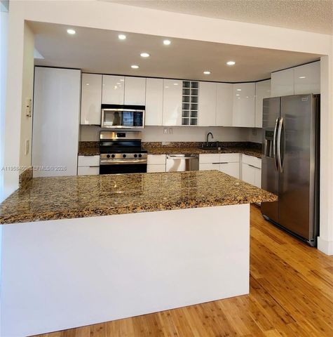 600 NE 36th st 821, Miami, FL 33137