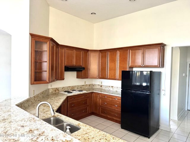 10098 CHESTER LAKE Road E, Jacksonville, FL 32256