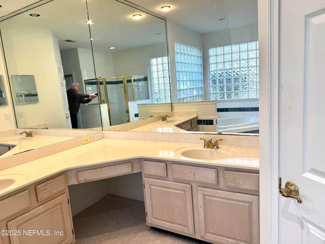 10098 CHESTER LAKE Road E, Jacksonville, FL 32256