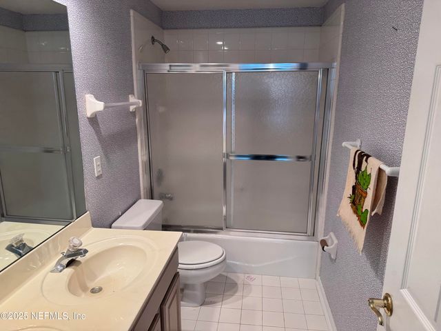 10098 CHESTER LAKE Road E, Jacksonville, FL 32256