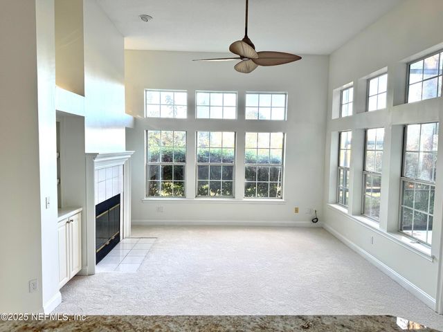 10098 CHESTER LAKE Road E, Jacksonville, FL 32256