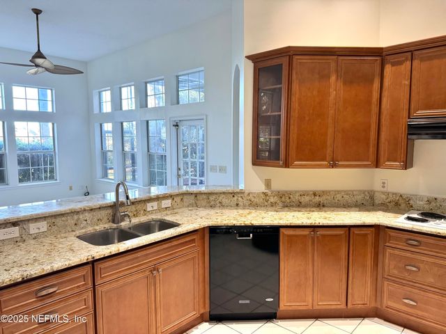 10098 CHESTER LAKE Road E, Jacksonville, FL 32256