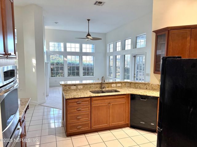 10098 CHESTER LAKE Road E, Jacksonville, FL 32256