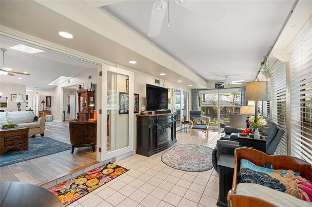 1598 NW 19TH CIRCLE, Gainesville, FL 32605