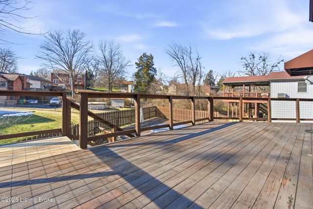 6812 Switch Bark Ct, Louisville, KY 40228