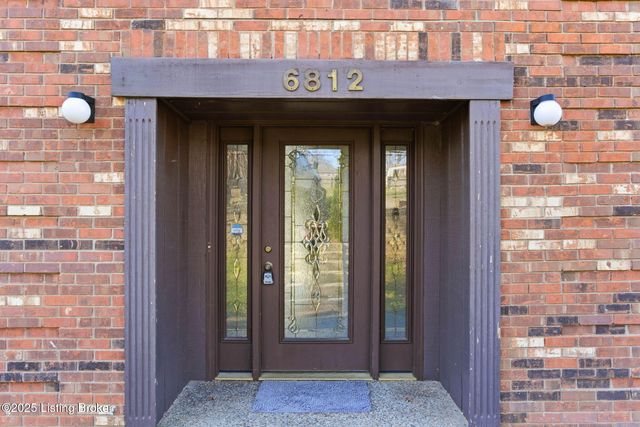 6812 Switch Bark Ct, Louisville, KY 40228